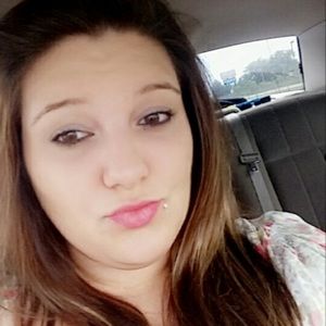 Meet your Posher, Makenzie